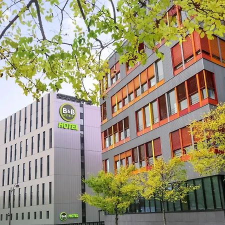 Hotel Porte Des Lilas 2*
