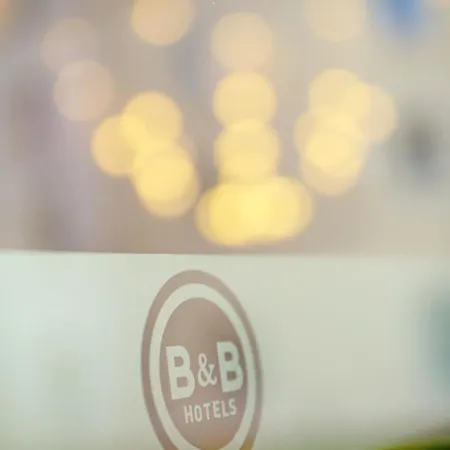 Hotel Porte Des Lilas 2*