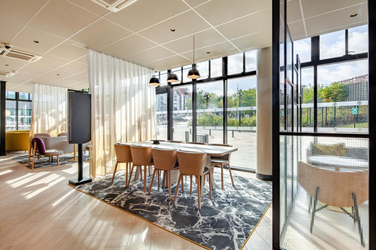 Hotel Porte Des Lilas Parigi
